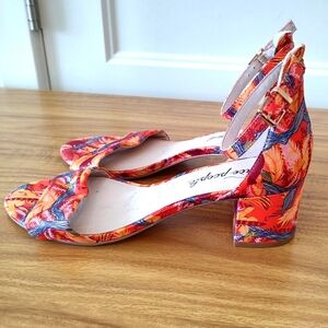 👠👠Host Pick 2X👠👠 Free People Patterned Fabric Block Heel Sandals